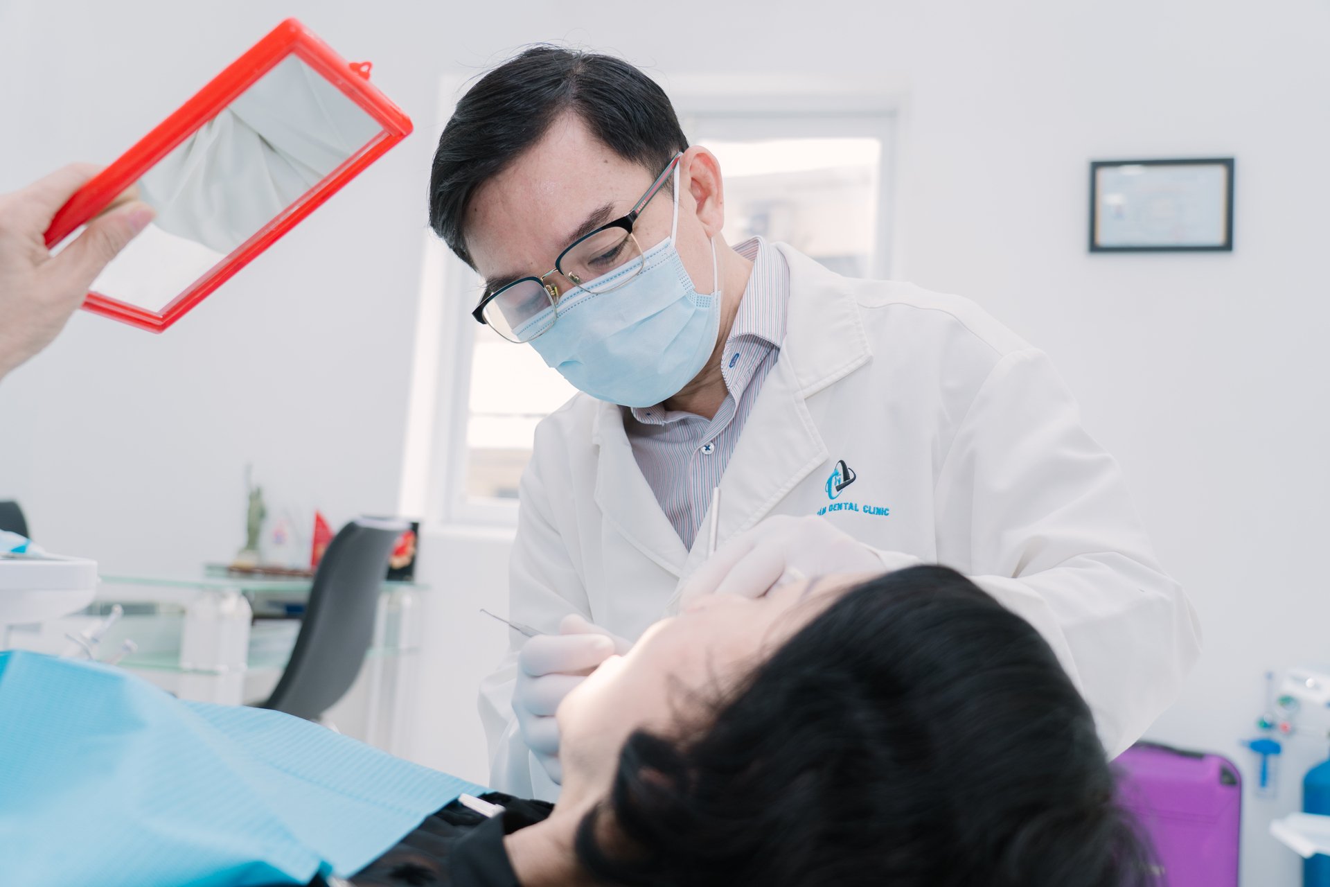 Bác sĩ tư vấn niềng răng